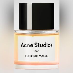 Frederic Malle Perfume Bottle - Black and Gold